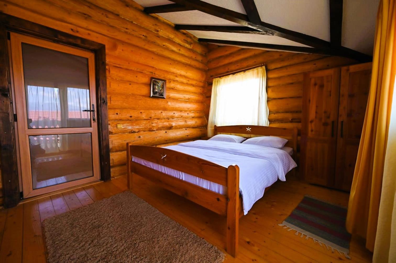 Casa De Lemn Villa Rîşnov Buitenkant foto